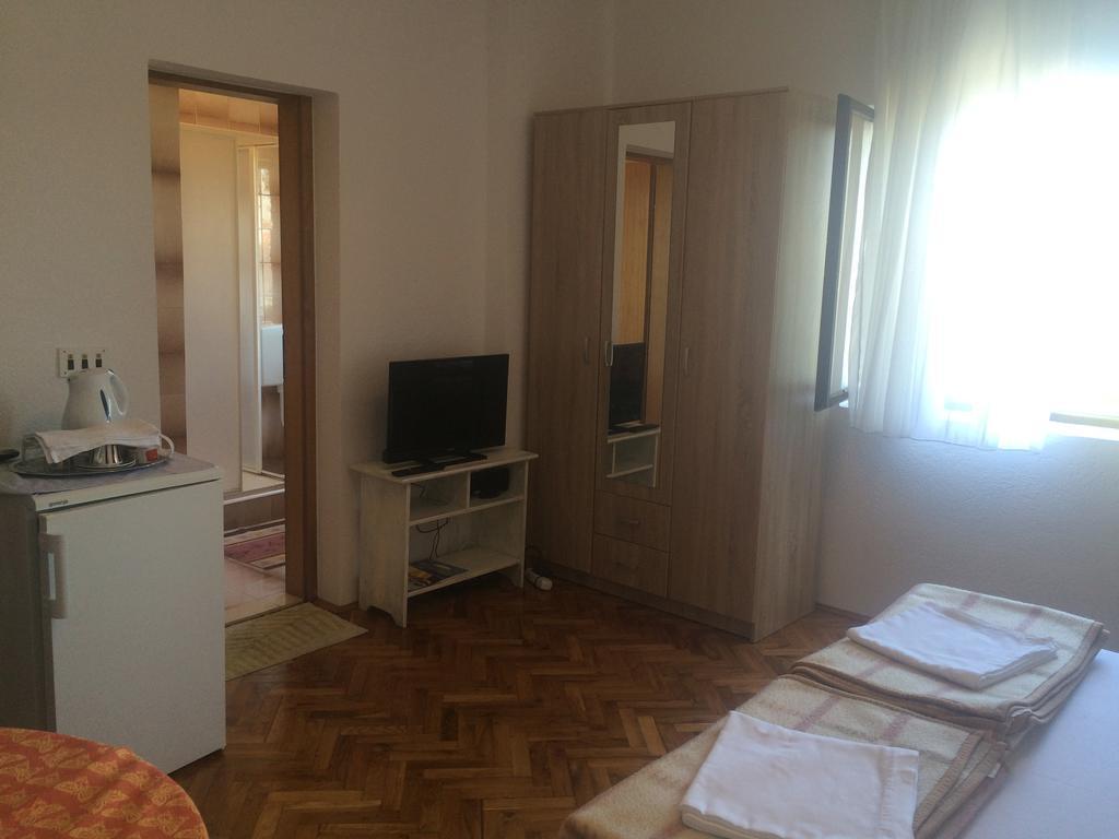 Apartments Radulovic Биоград-на-Мору Экстерьер фото